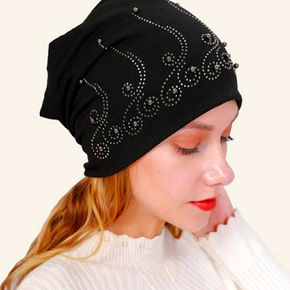 SHEIN Accessories - Pearl decor turban hat